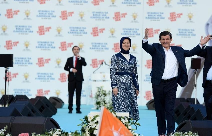 Davutoğlu: “Nişantaşı’ndan Kandil’e köprüler kuruyorlar”