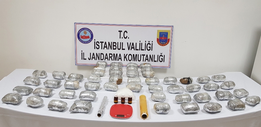 Valizden 30 kilo uyuşturucu çıktı