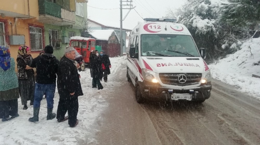 Kuş avlamak isterken akrabasını yaraladı