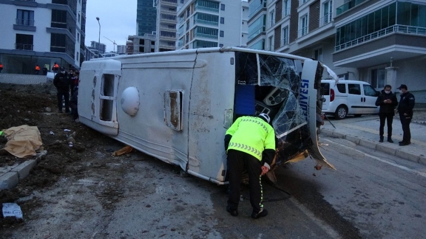 İşçi servisi aracı devrildi: 2 ölü, 20 yaralı