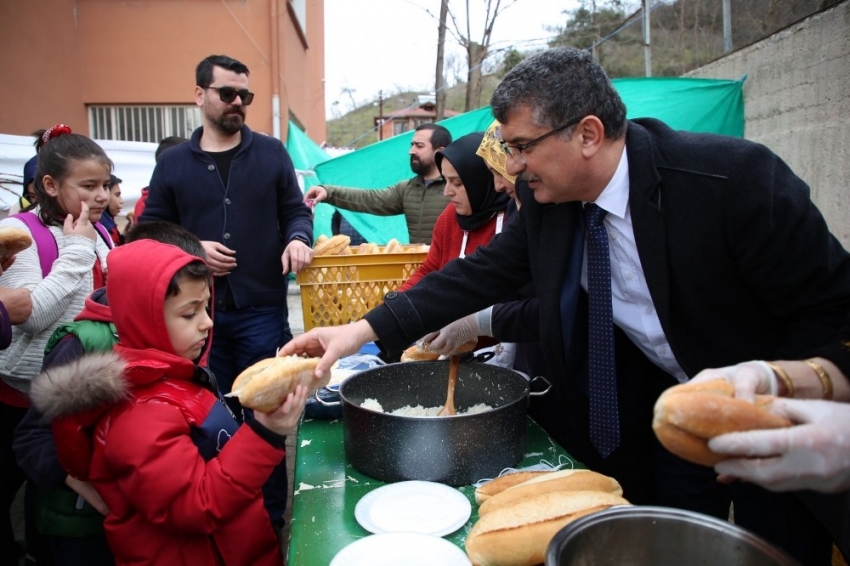 Yarım ton hamsi 1 saatte tükendi