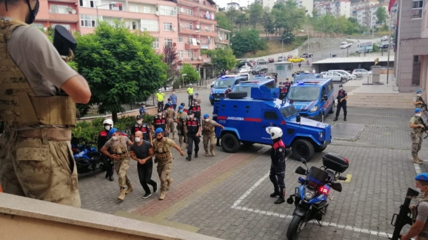 2 kişiyi öldüren zanlılar başka cinayetleri planlarken yakalandı: 4 tutuklu