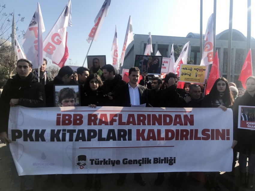 İBB'nin Selahattin Demirtaş’ın kitabını satması protesto edildi