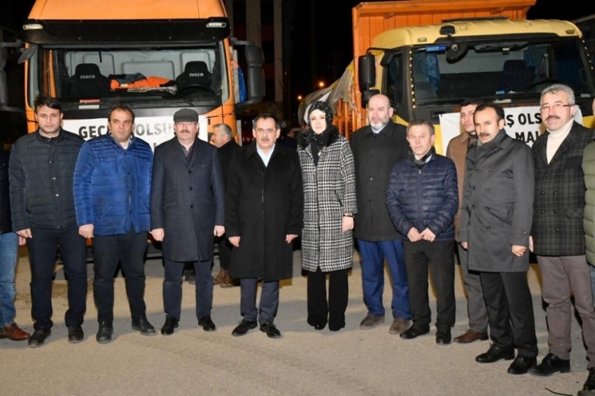 Samsun’dan depremzedelere 2 tır yardım gönderildi