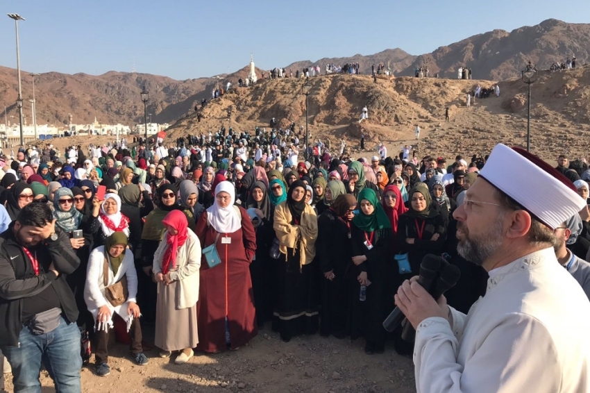 Uhud’da gençlerle buluştu