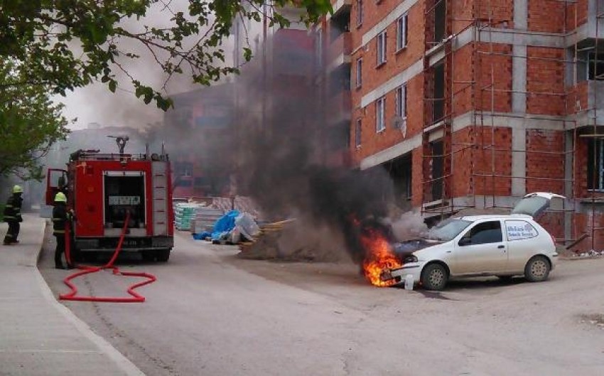 Su pompası bozulan itfaiye yangına tüple müdahale etti