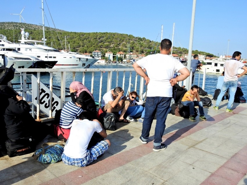 Çeşme’de 29 sığınmacı yakalandı