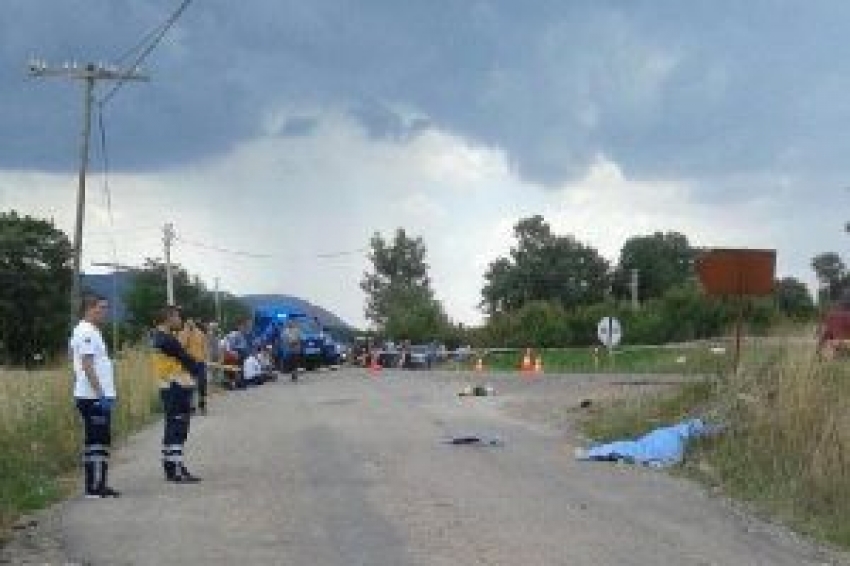 Kasksız ve ehliyetsiz kaza yaptı hayatından oldu