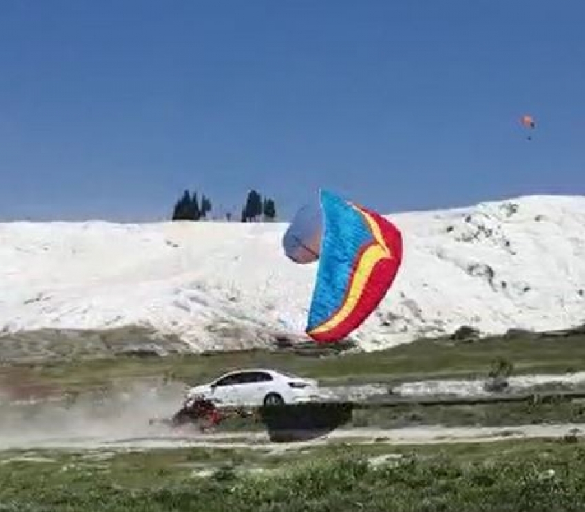 Kanadı kapanan paramotor zemine çakıldı