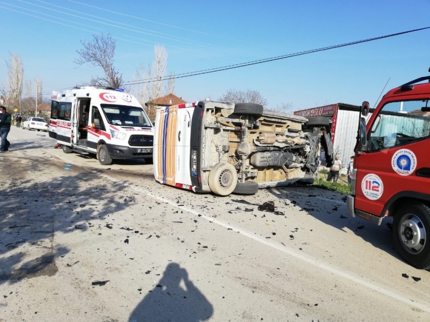 Antalya’da trafik kazası:2 yaralı