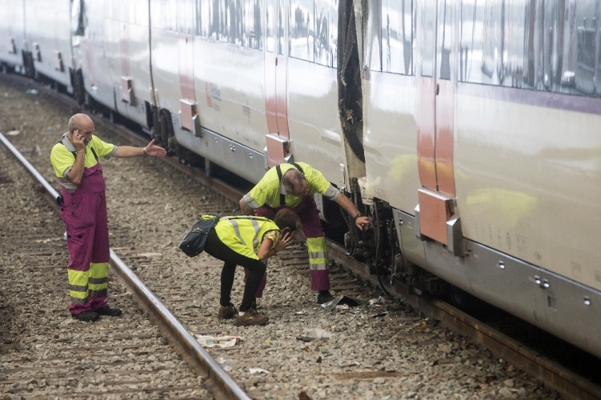 Almanya’da tren kazası: 2 ölü, 14 yaralı