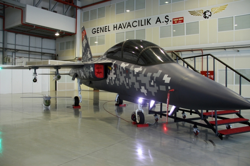 İstanbul Airshow’da milli uçak Hürjet’ten gövde gösterisi