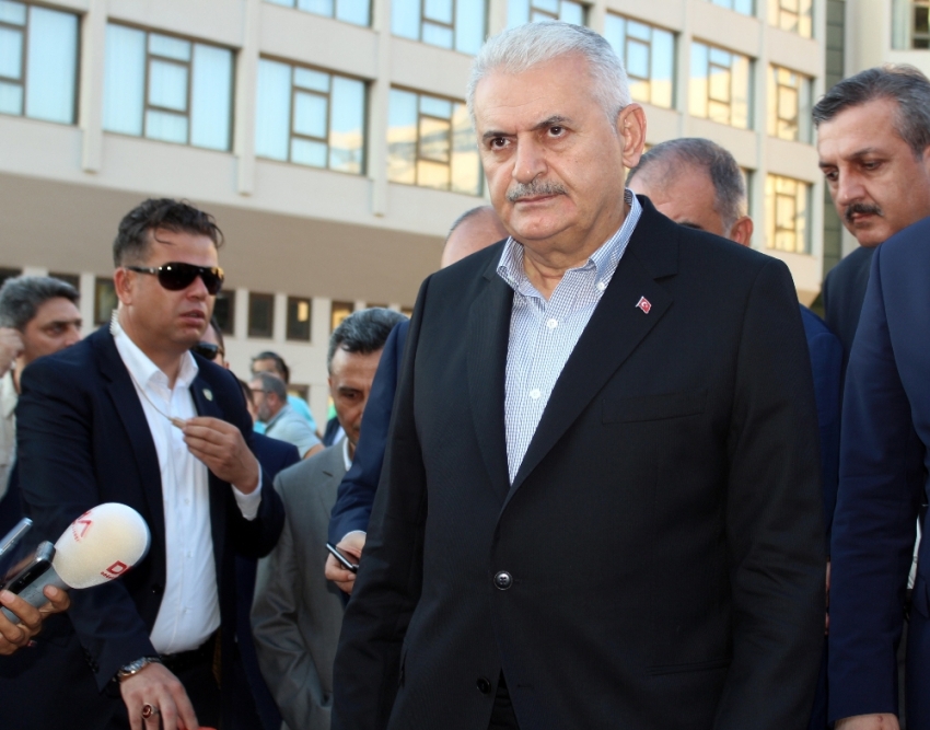 Başbakan Yıldırım Srebrenica Anma Müzesi’ni ziyaret etti