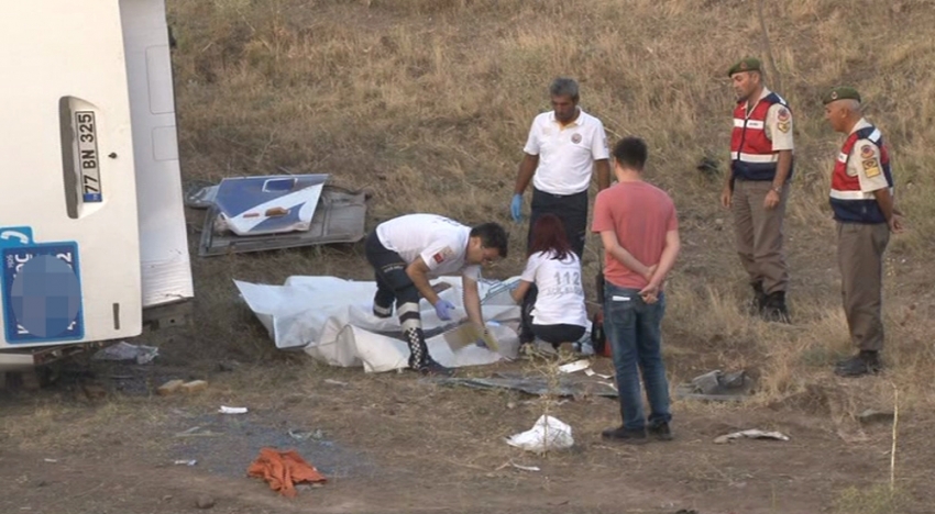 Ankara'da feci kaza: 4 ölü, 20 yaralı