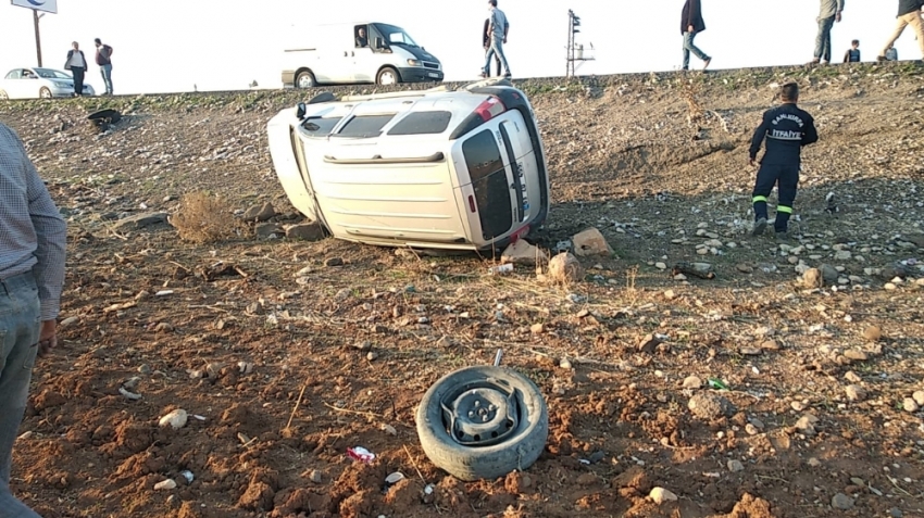 Tekeri kopan araç otomobille çarpıştı: 4 yaralı