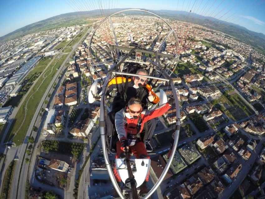 İnegöl Belediye Başkanı bayramı gökyüzünden kutladı