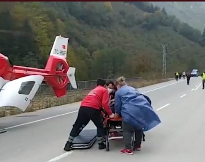 Sağlık Bakanı Fahrettin Koca yaralı işçi için havalanan ambulans helikopteri görüntülerini sosyal medya hesabından paylaştı