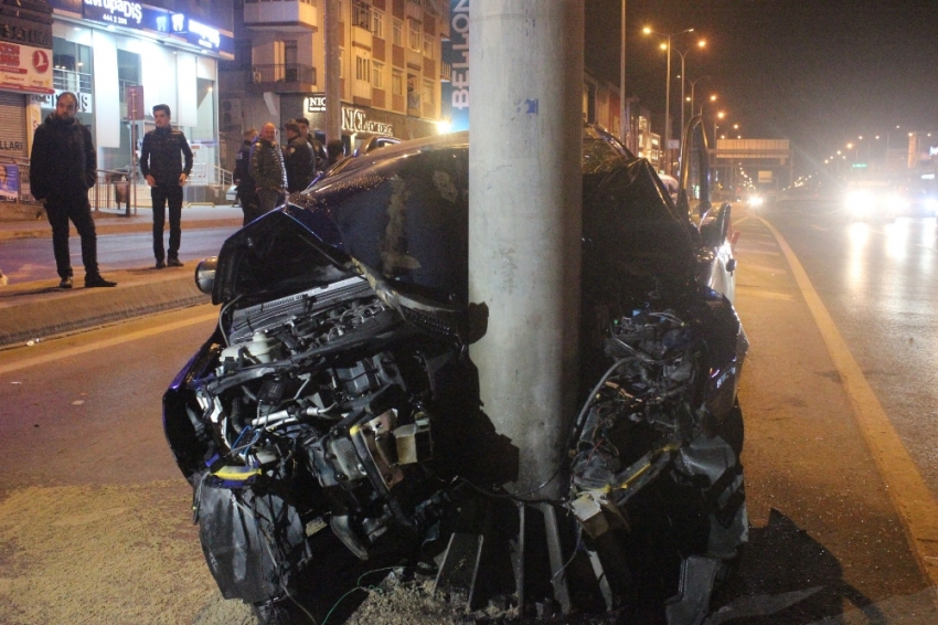 Aşırı hız kazaya neden oldu: 1’i ağır 6 yaralı