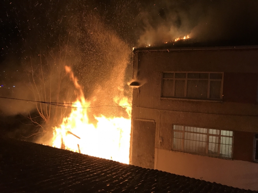 İstanbul’da korkutan yangın