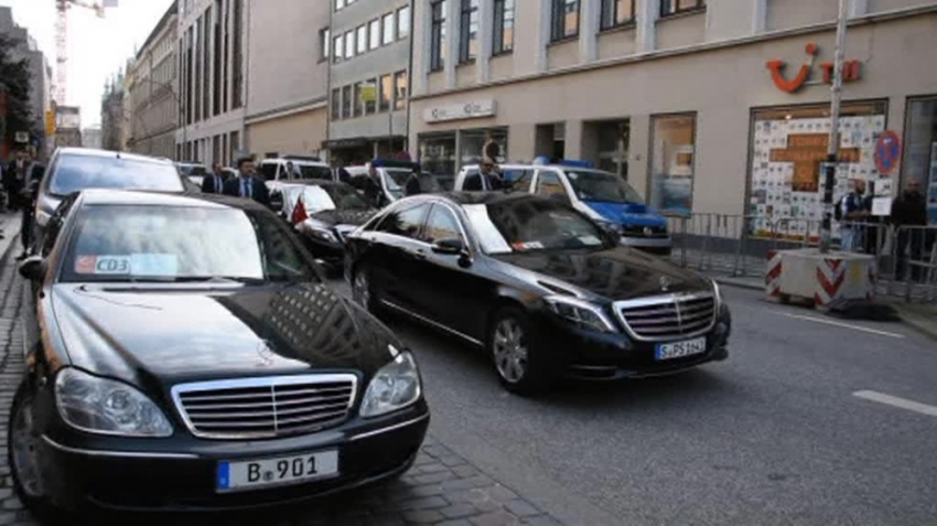 Erdoğan’ın konvoyu Hamburg’da 10 dakika bekletildi