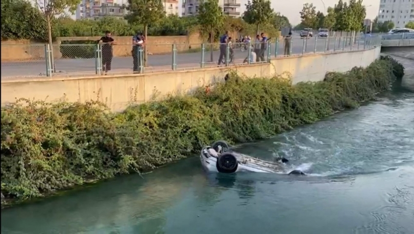 Otomobil kanala uçtu, sürücü kazayı ucuz atlattı