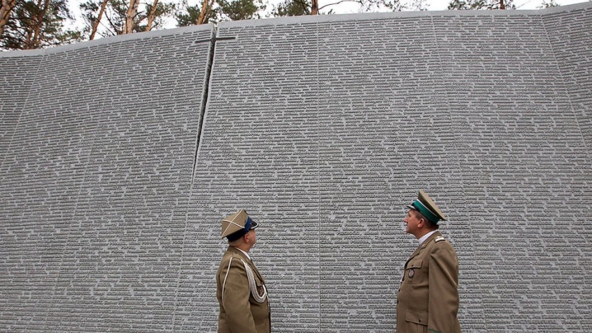 Ukrayna'da toplu mezar bulundu