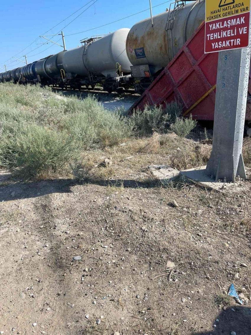 Tren kazasında 1 kişi öldü, 1 kişi yaralandı