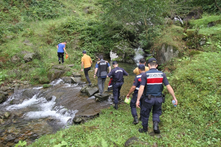 Yayla yolunda kaybolan 6 kişi için ekipler seferber oldu