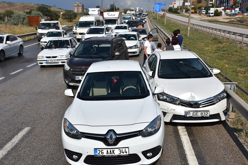 Kırıkkale’de 11 araç birbirine girdi: 11 yaralı