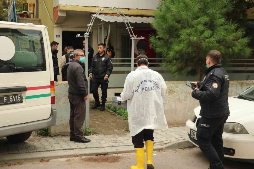 Ölümü, eve fatura bırakmaya gelen görevlinin dikkati sayesinde ortaya çıktı