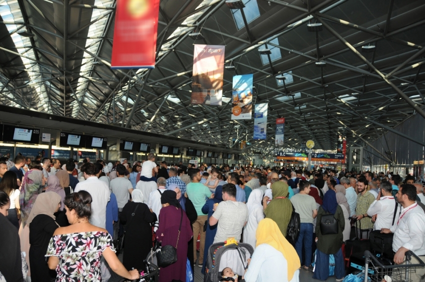 Almanya’daki hacı adayları yola çıktı