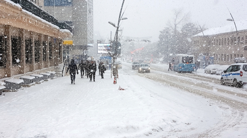 Doğu buz kesti