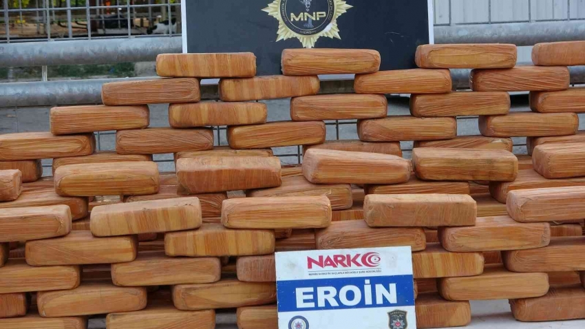 Mersin’de bir TIR'da 105 kilo eroin ele geçirildi