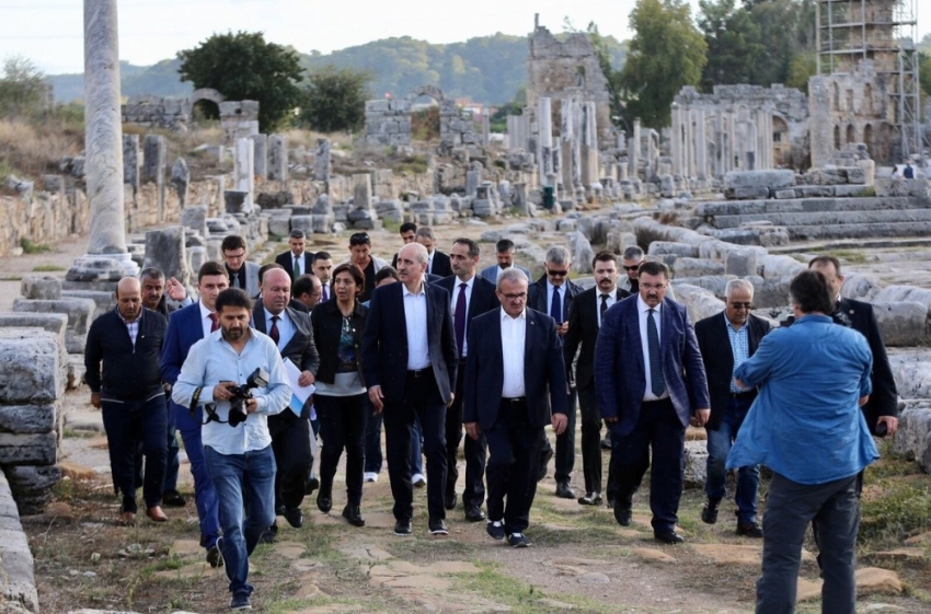 “Perge antik kentini dünyaya açmalıyız”