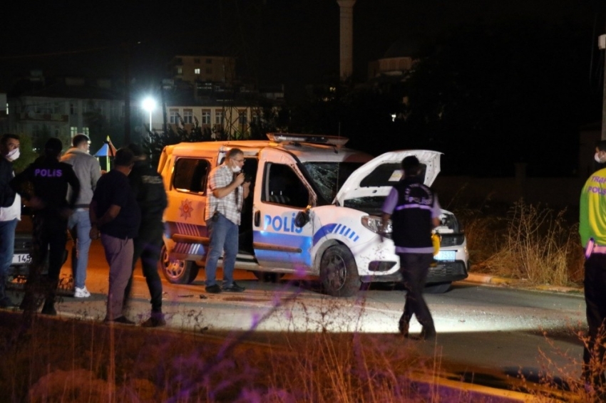 Uşak’ta polis aracı ile otomobil çarpıştı: 2 polis yaralı