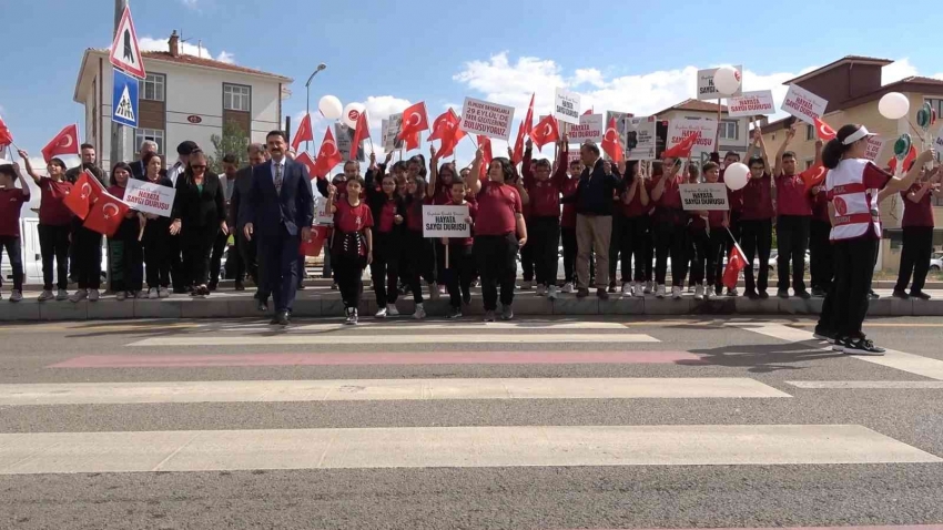 Öğrenciler yaya önceliğine dikkat çekti