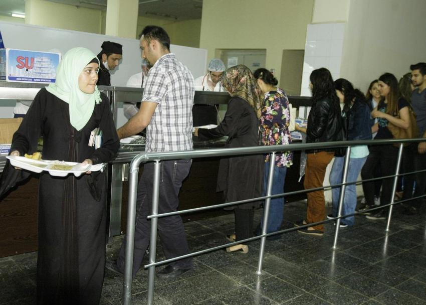 Uludağ Üniversitesi'nde her akşam iftar veriliyor