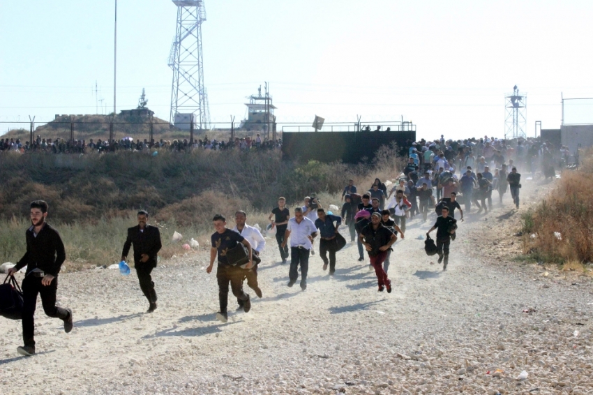 Suriyeliler Maraton koşar gibi ülkelerine gidiyor