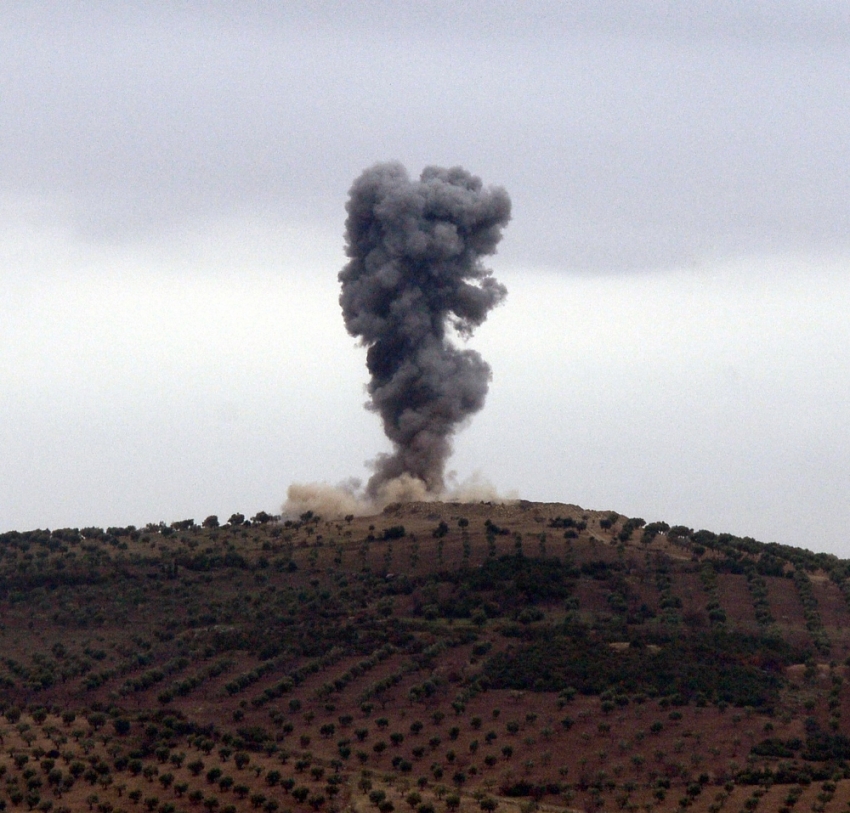 Afrin’de 2 askerin şehit olduğu mevziler yerle bir edildi