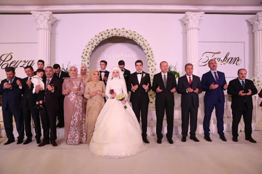 Cumhurbaşkanı Erdoğan nikah şahidi oldu