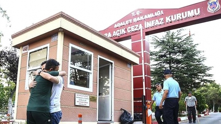 Karar meclisten geçti! Açık cezaevlerindeki hükümlülerin koronavirüs izni uzatıldı