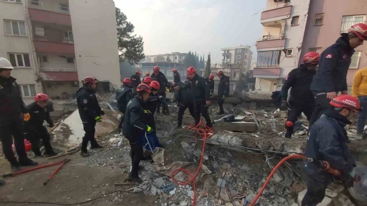 Acısını yüreğine gömdü görevinin başına döndü
