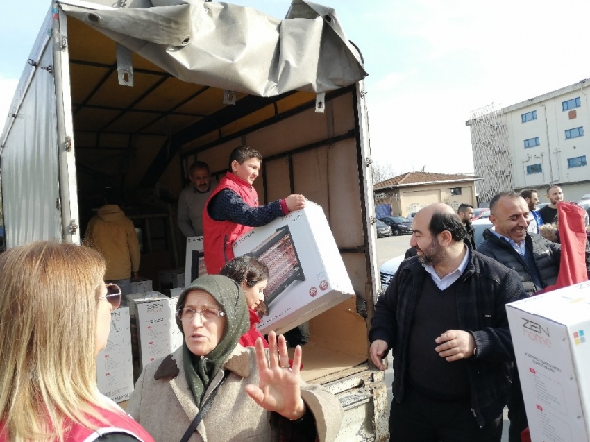 İstanbullu muhtarlardan Elazığ’a yardım yağdı