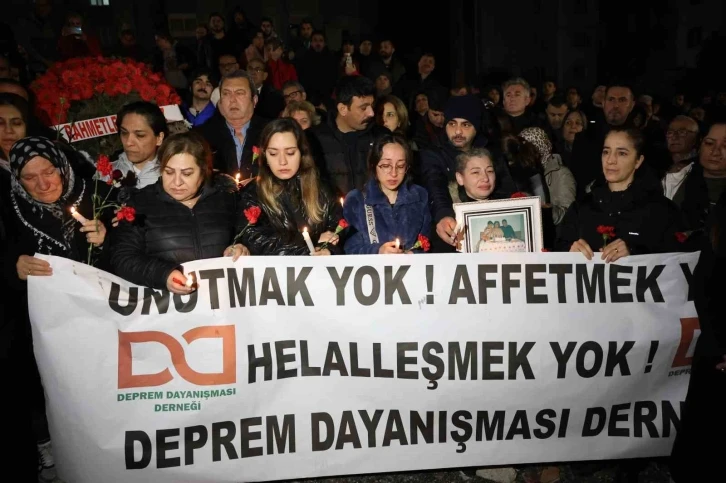 Adana’da depremin yıl dönümde gözyaşları sel oldu
