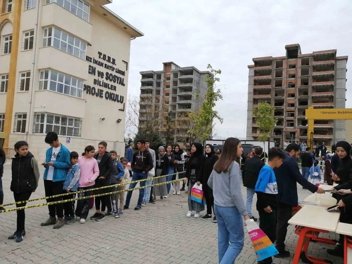 Adıyaman’da 8 bin öğrenciye kitap dağıtıldı
