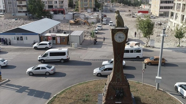 Adıyaman'ın sembol kulesindeki saatler hep 04.17'yi gösterecek