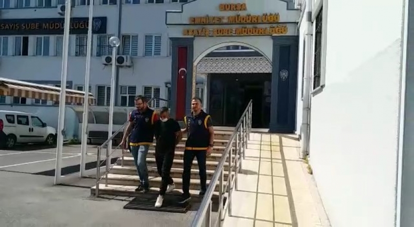 Bursa’da Oto hırsızı çalıntı araçla yakalandı