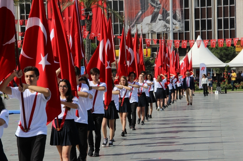 İzmir’de 19 Mayıs coşkusu