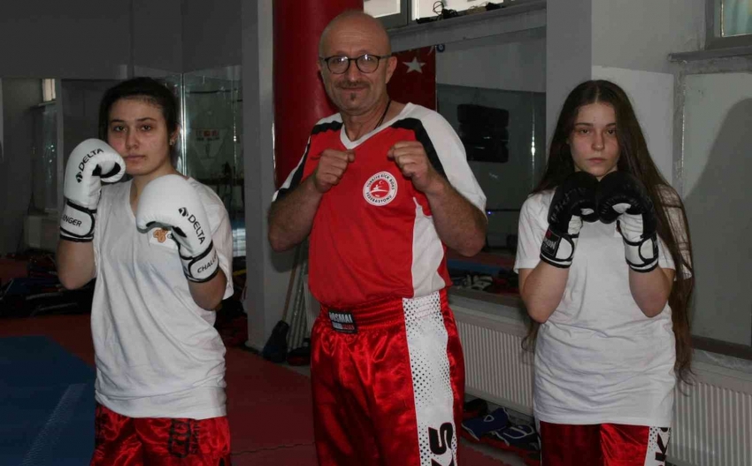 Kadınlar tacize karşı kick boks öğreniyor