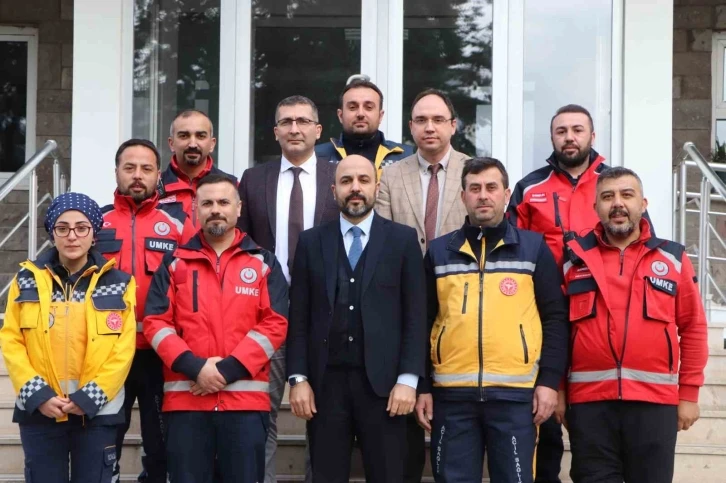 Afet bölgesine ilk giden sağlıkçıların duygulandıran hâtıraları
